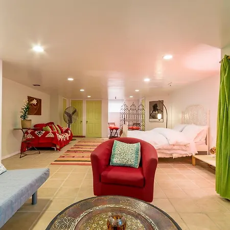 Two Bedroom Suite-harlem Apartment
