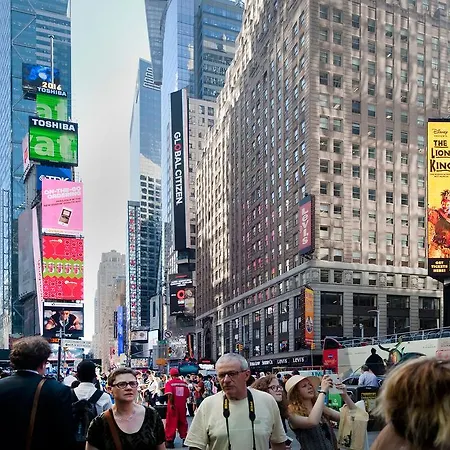 Luxury Studio Apartment - Garment District