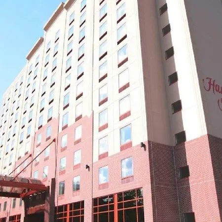 Hotel Hampton - Laguardia Airport 3*