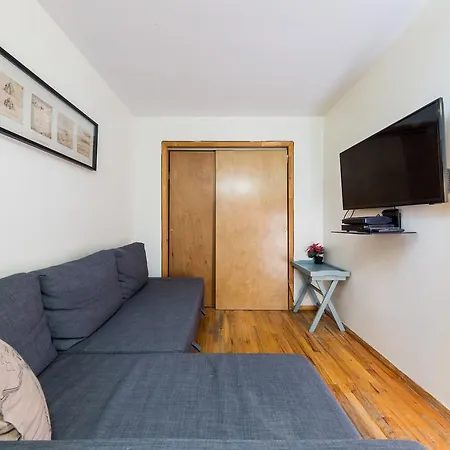 Charming Studio In East Village Apartment