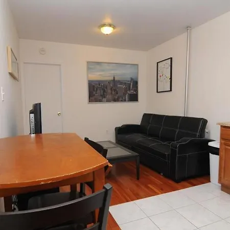 Brooklyn Arthouse Deluxe Apartment