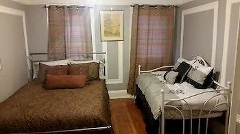 Three Bedroom Apartment - 3Rd Street Apartment