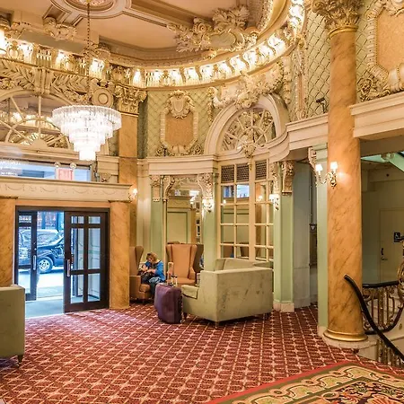 Wolcott Hotel