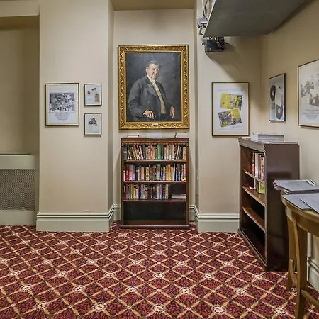 Wolcott Hotel