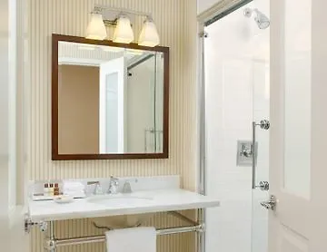 Sheraton Jfk Airport Hotel 3*