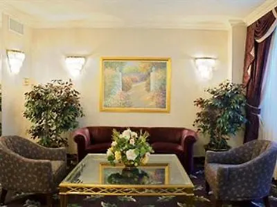 Murray Hill Hotel 2*