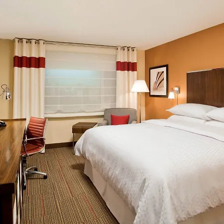Four Points By Sheraton Downtown Hotel 3*