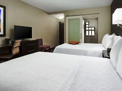 Hampton Times Square 3*