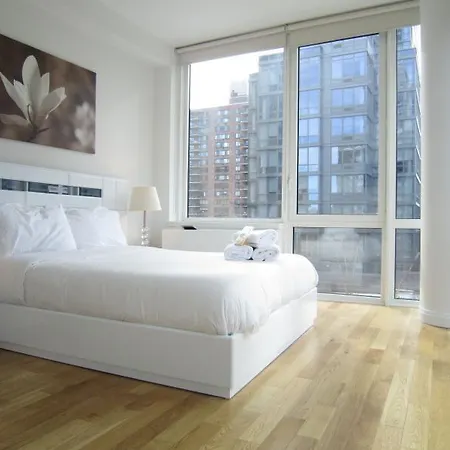 Places4stay Amsterdam Ave Luxury * New York