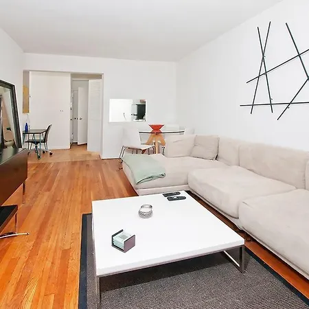 Large Upper East Side Studio Apartment