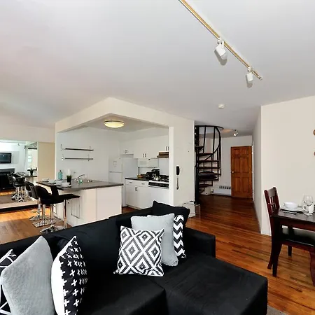 Places4stay Greenwich Comfort Rooftop Apartment