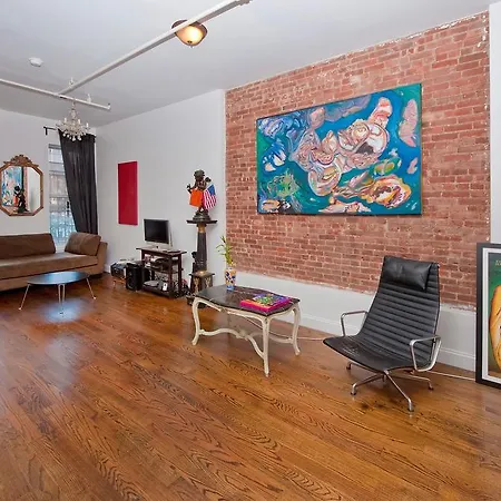 2 Bedroom Stunner Loft In Soho Apartment