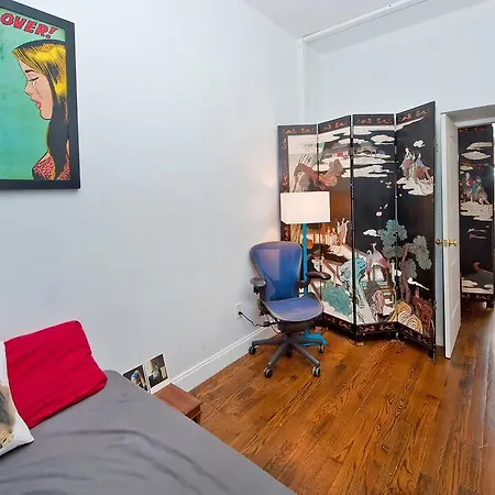 2 Bedroom Stunner Loft In Soho Apartment