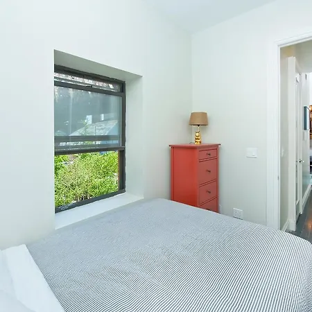 2 Bedroom In Lenox Hill *