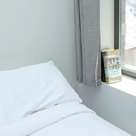 2 Bedroom In Lenox Hill *