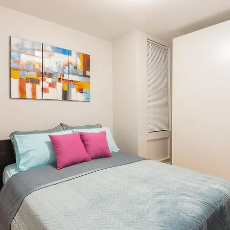 Your 2bdr In Times Square Apartment