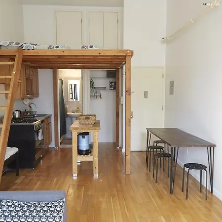 Sunny Studio In The Heart Of Bklyn *
