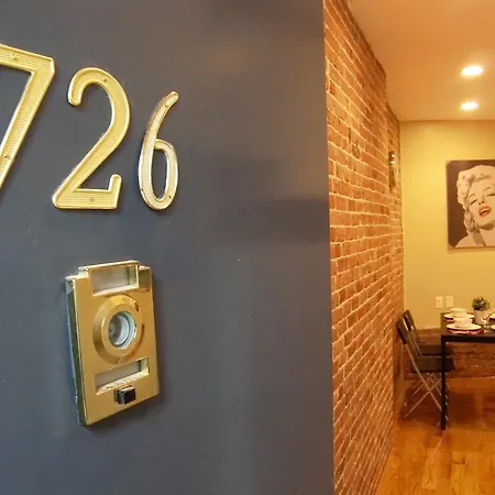 Midtown Manhattan Apartment