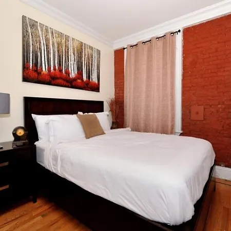 Places4stay Times Square Studio Apartment *