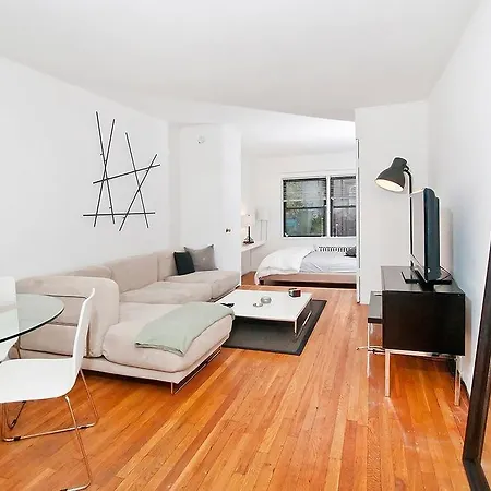 Large Upper East Side Studio * New York