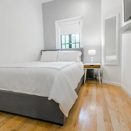 Apartment Prime Location In West Village 1 Bedroom With 2 Baths *
