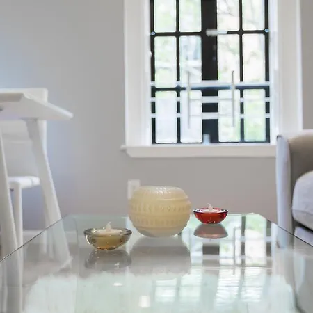 Apartment Prime Location In West Village 1 Bedroom With 2 Baths *
