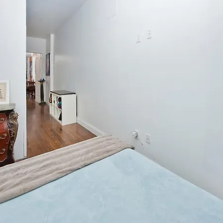 Apartment 2 Bedroom Stunner Loft In Soho *