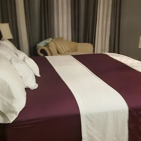Affordable In Shared House Brooklyn * New York