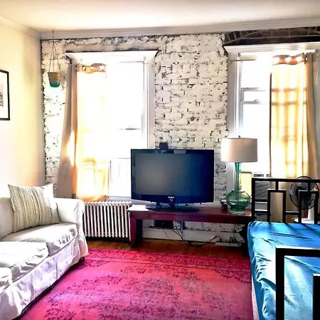 Heart Of East Village Lots Of Light *