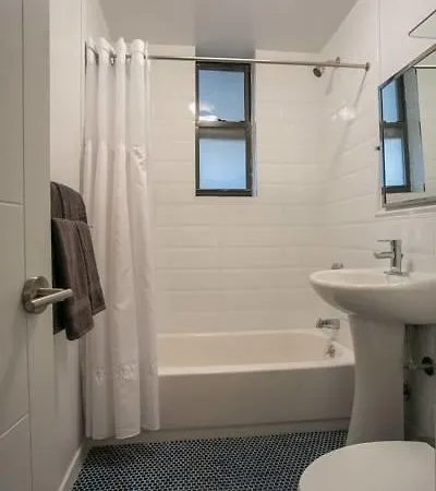 Luxury Three Bedroom - Midtown 8 Apartment New York