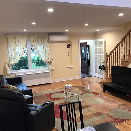 Full House In Rego Park *