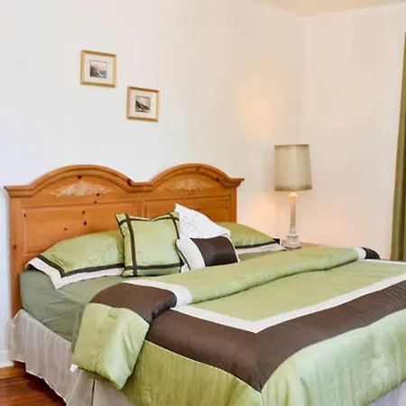 Stunning 7 Bedroom With 4 Bathrooms - Sleeps 25 *