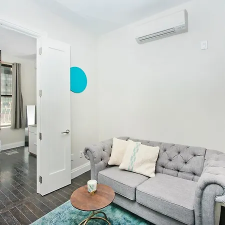 2 Bedroom In Lenox Hill Apartment New York
