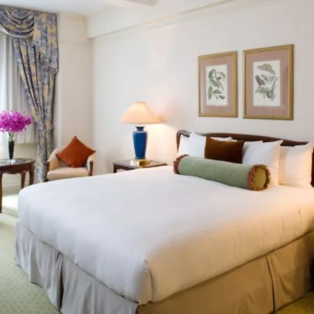 Warwick 4* New York