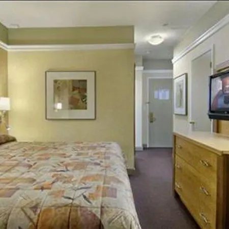 Nyma, The Manhattan Hotel 4*