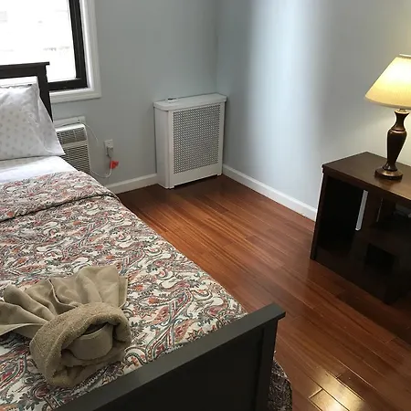 Full House In Rego Park * New York