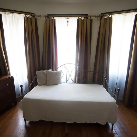 Bed & Breakfast Candy Hill Harlem 3*
