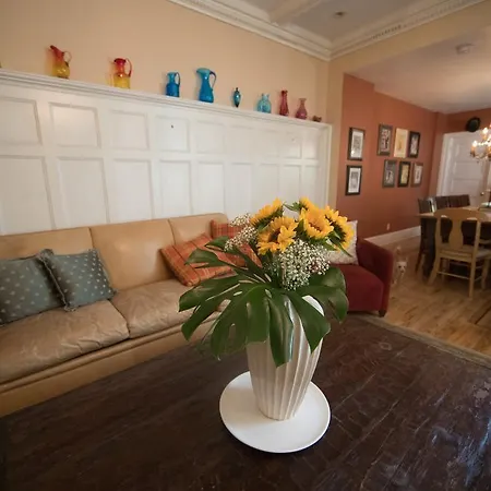 Candy Hill Harlem 3*