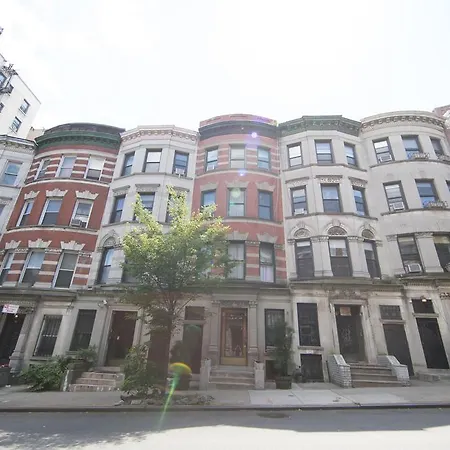 Candy Hill Harlem Bed & Breakfast 3*