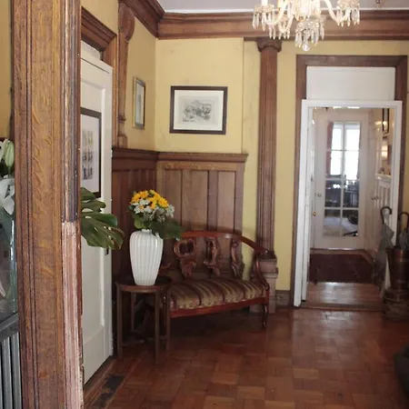 Bed & Breakfast Candy Hill Harlem 3*