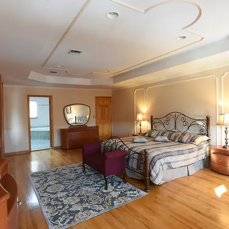 Private Vacation Staten Island *