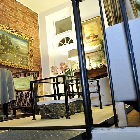 Apartment Garden House With 2 Bedroom New York