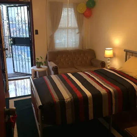 B & Dhome Apartment *