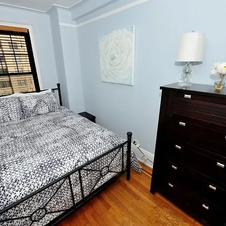 Perfect 3 Bedroom Midtown East Doorman Apt New York