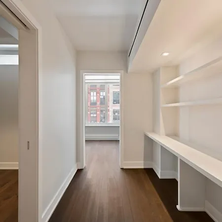 Global Luxury Suites At Franklin Place