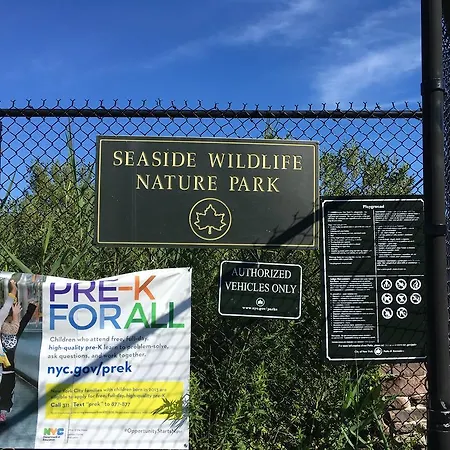 1 Bedroom Away From Home, Staten Island Holiday home