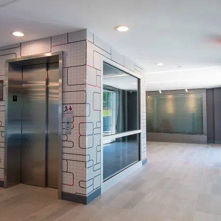 Hotel Aloft By Marriott New York Laguardia Airport New York