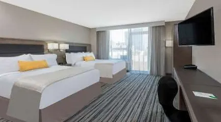 Hotel Wyndham Garden Laguardia South 3*