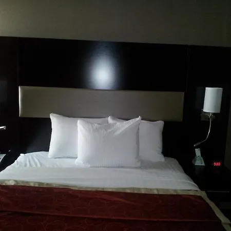 Hotel Howard Johnson By Wyndham Jamaica Ny Near Airtrain Jfk New York