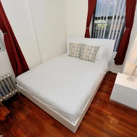 One Bedroom Apartment In Upper West Side